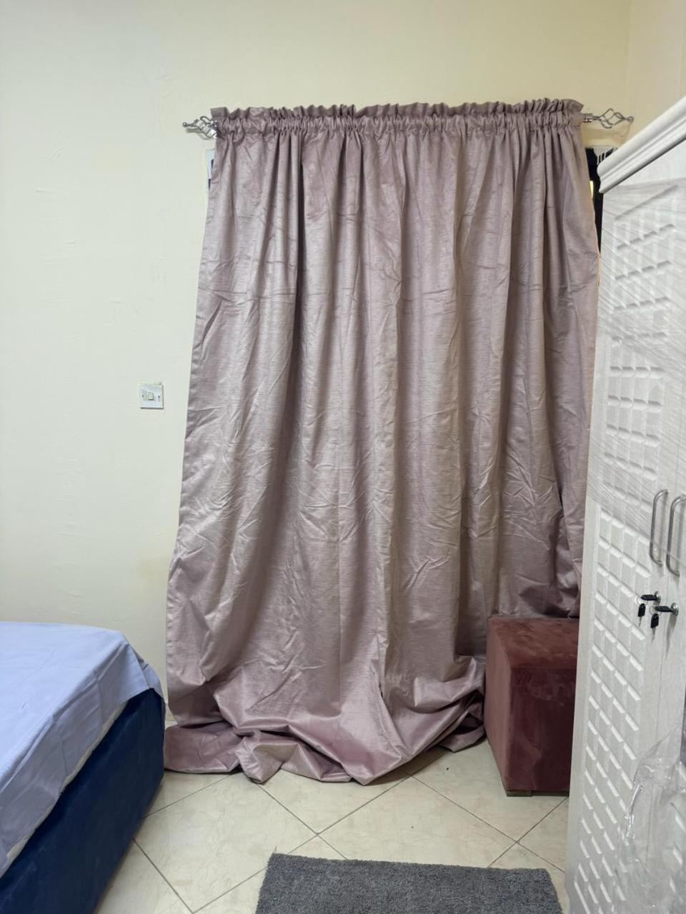 Provis Apartment Шарджа Екстериор снимка