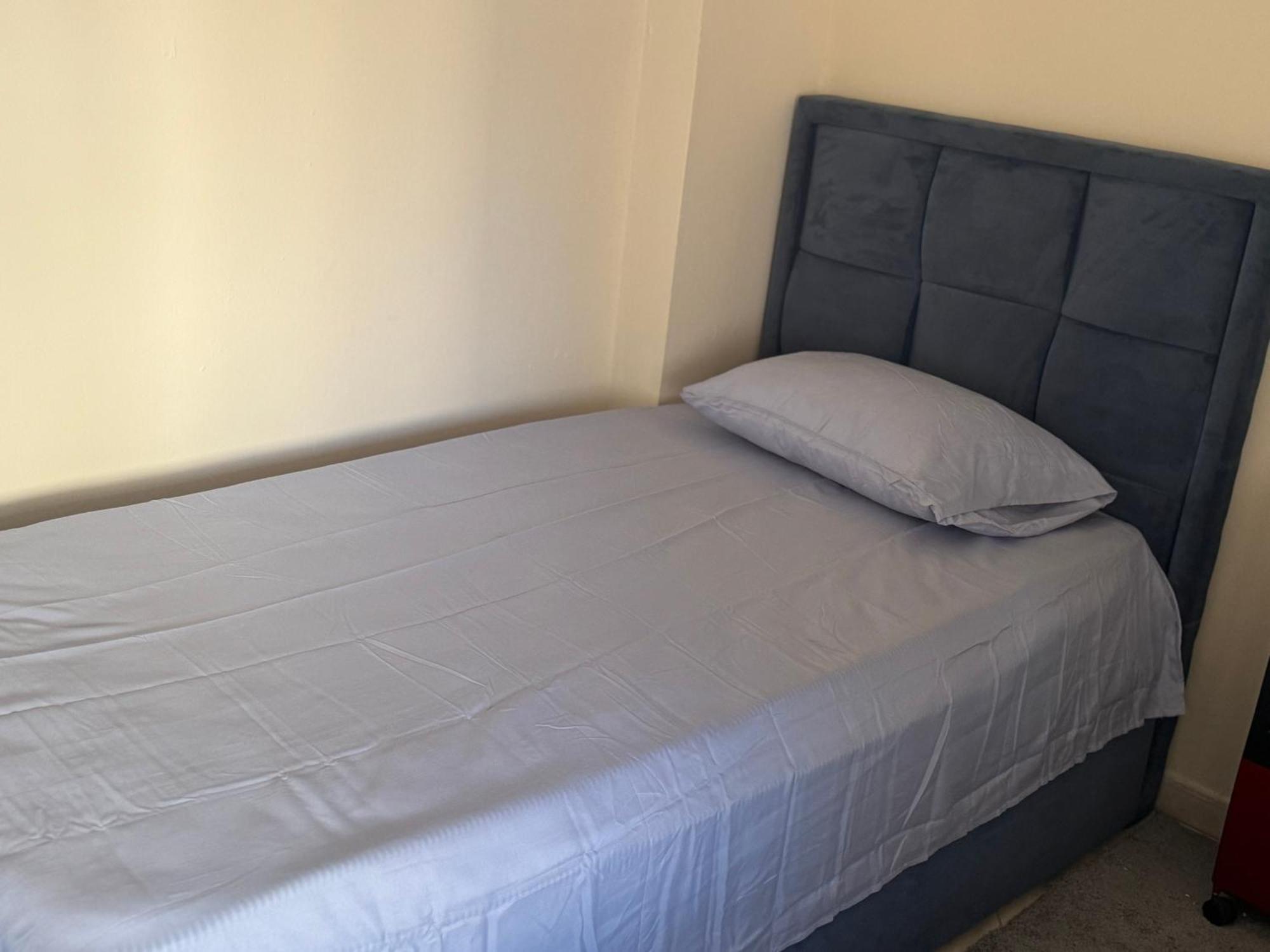 Provis Apartment Шарджа Екстериор снимка